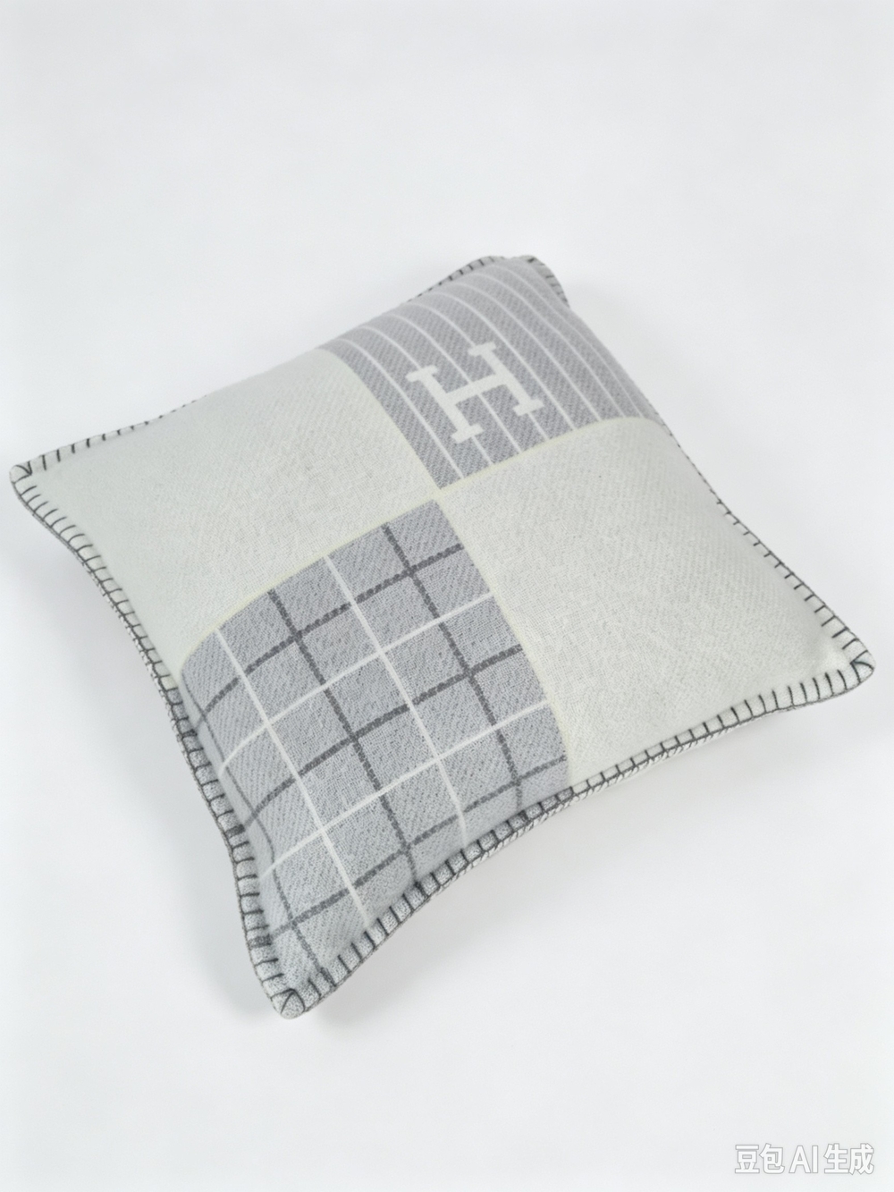 Hermes Avalon Cabriole pillow